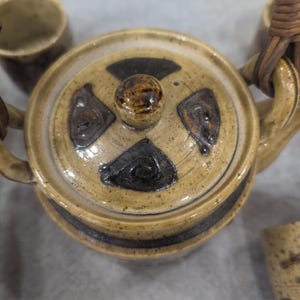 Servizio da tè vintage in ceramica dipinta a mano, teiera per 6 tazze, motivo uccelli, fiori, macchie, color beige immagine 9