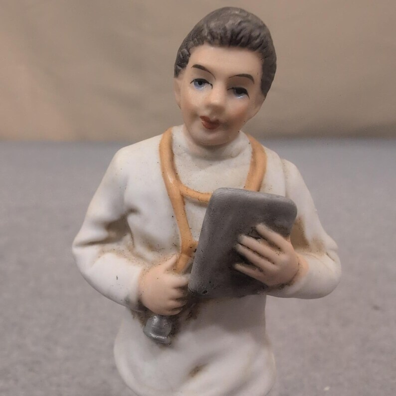 Figura de médico de porcelana vintage de Ayerst con estetoscopio blanco. imagen 2