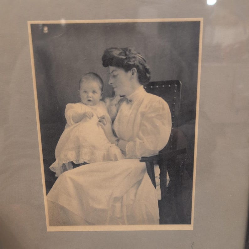 Antique 1907 Signed Mother & Child Portrait John Wanamaker Framed Photo PA image 2