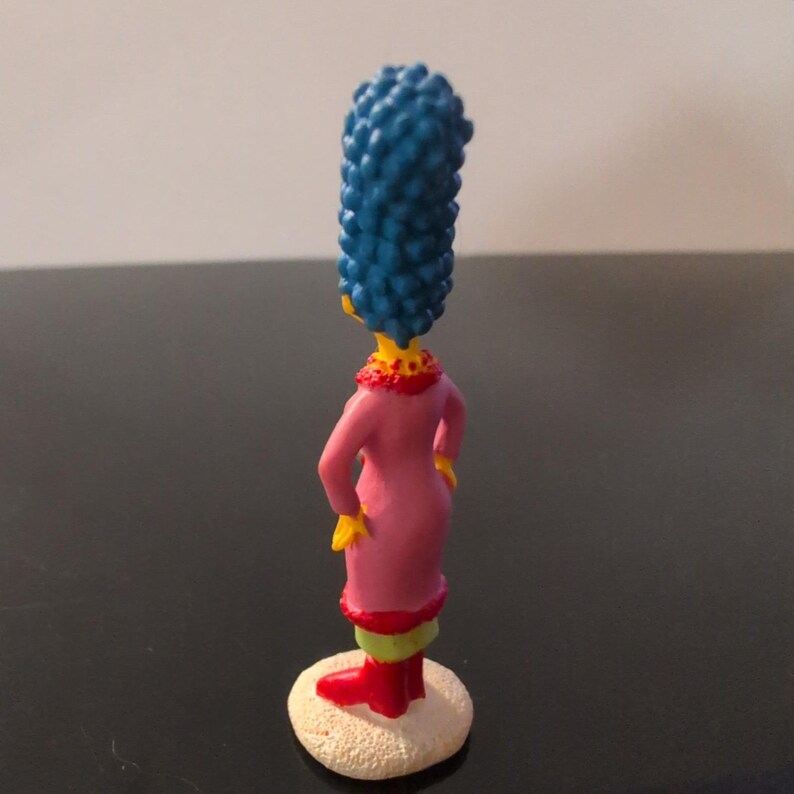 Hawthorne Village Marge Simpson Oh My Goodness Christmas Village Figurine 78449 image 3