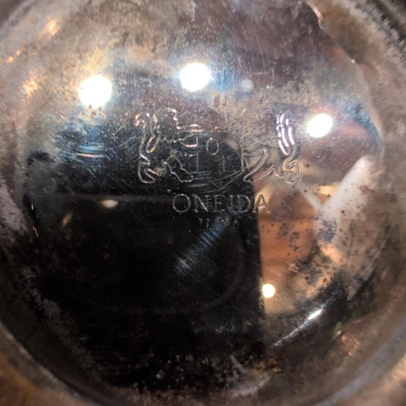 Oneida Silver Plated Footed Cream and Sugar Set with Lid USA Vintage image 4