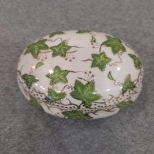 Boîte à bijoux ovale Paulux China Japon feuille d'or vert porcelaine blanche image 2