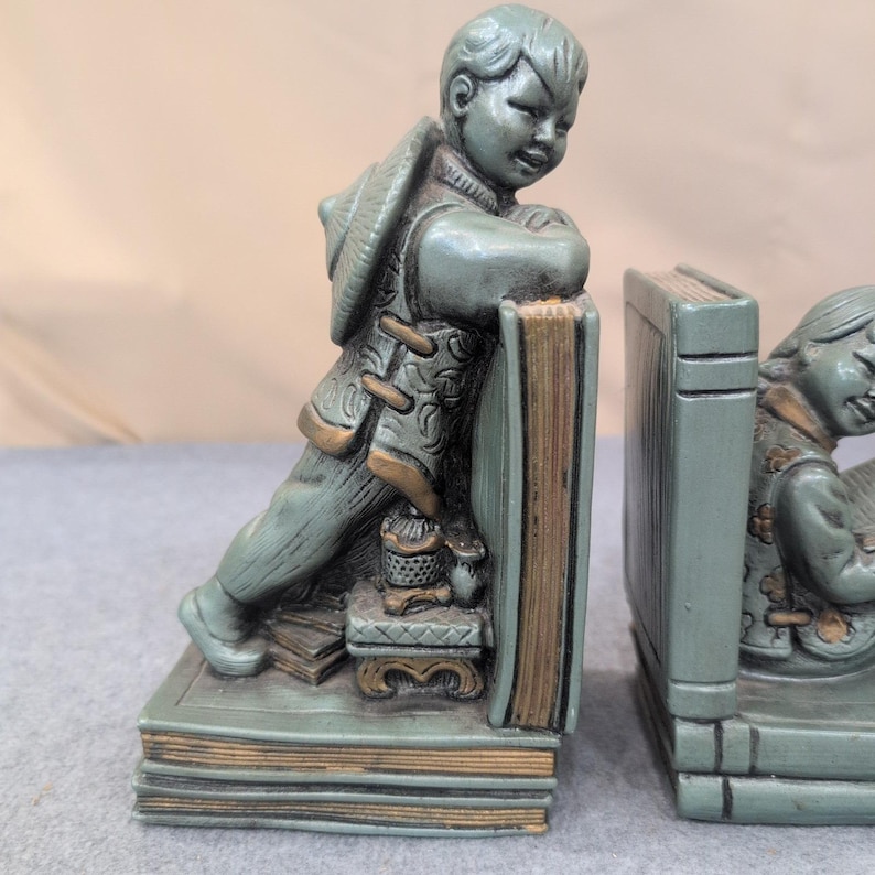 Vintage 1964 Universal Statuary Corp Asian Boy Girl Reading Bookends 927B Green image 2