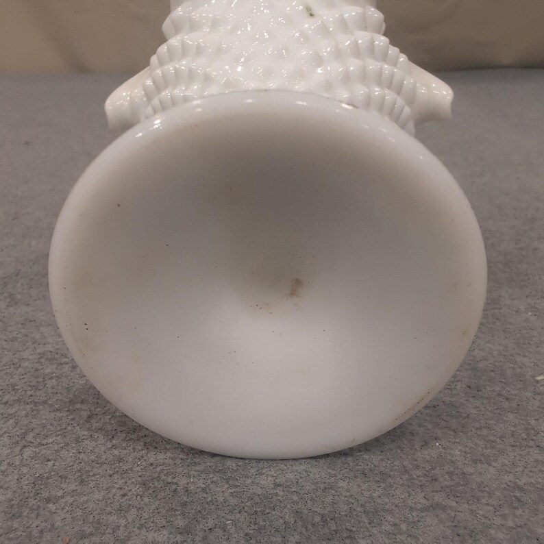Fenton Milchglas Hobnail Ruffled Vase Spiral Twist Stem Weiß Mid Century Bild 7