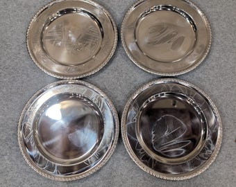 Juego de 4 platos de acero inoxidable MSJ Japan con borde repujado para pan, mantequilla y aperitivos.