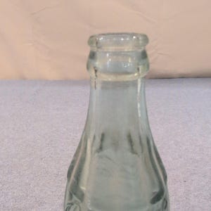Botella de vidrio vintage de Coca-Cola de Navidad de 1923, patente Monroe LA Georgia Green imagen 2