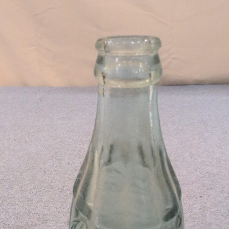 Botella de vidrio vintage de Coca-Cola de Navidad de 1923, patente Monroe LA Georgia Green imagen 2