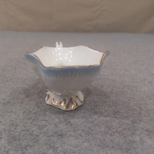 VA Portugal Miniature Porcelain Gravy Boat White Blue Gold Gilt Trim VG+ image 3