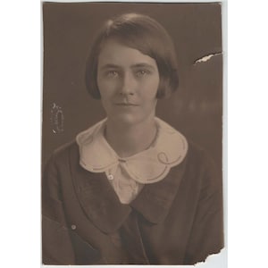 Vintage 1920s Sepia Portrait Woman Bobbed Hair Anniston Alabama 5x3.5 Photo image 1