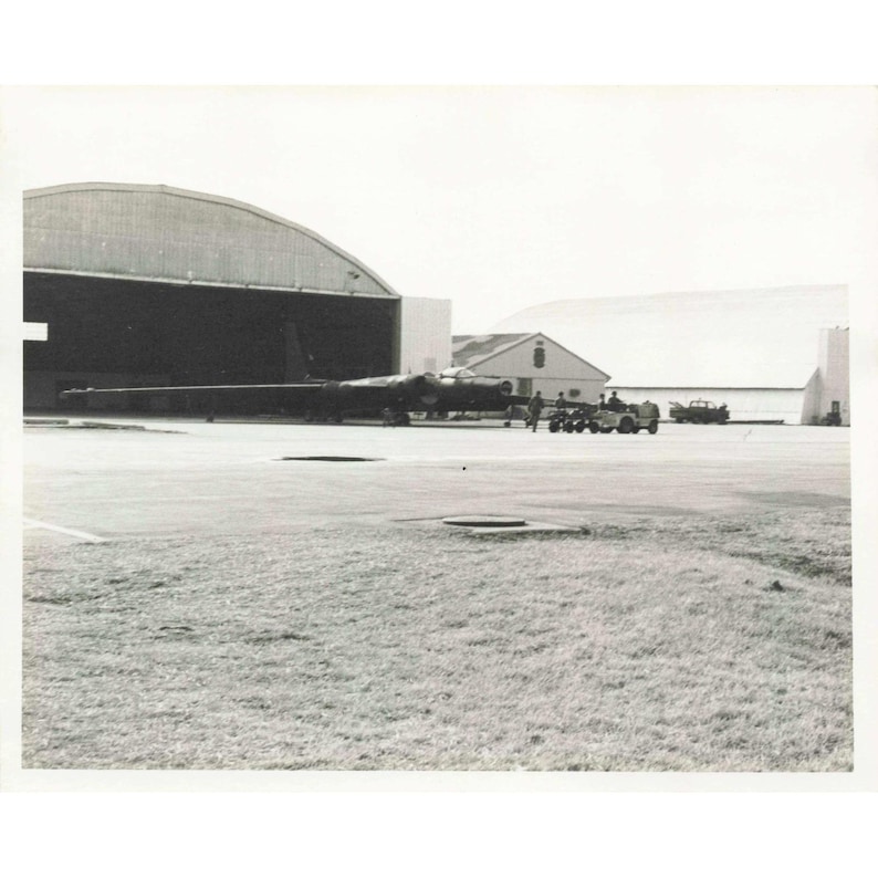 Vintage 1970s Osan Air Base Korea U-2 Dragon Lady Hangar Photo 5x4 image 1