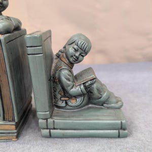 Vintage 1964 Universal Statuary Corp Asian Boy Girl Reading Bookends 927B Green image 3