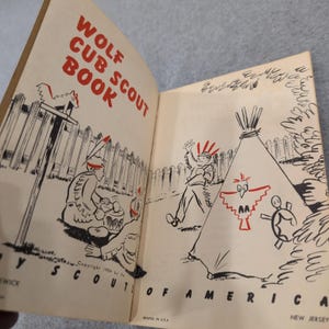 Vintage 1954 Wolf Cub Scout Book Boy Scouts of America BSA Handbook Manual image 3