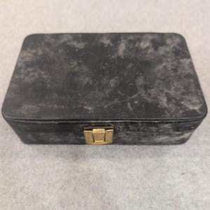 Vintage Travel Grooming Kit Black Red Case Metal Lighter Nail File Germany NA308 image 1