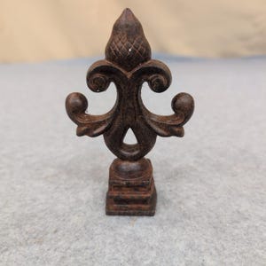 Vintage Cast Iron Fleur De Lis Acorn Fence Post Finial Gate Topper Rustic Brown image 3