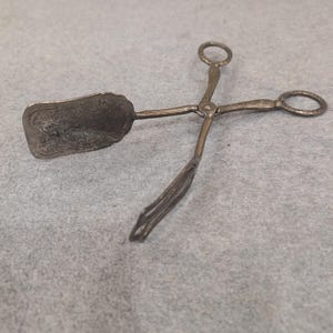 Vintage Silverplate Zinc Alloy Pastry Tongs Ornate Scroll Engraved Server image 1
