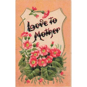 Antike, geprägte RPPC-Postkarte von 1908, Liebesgruß an die Mutter, rosa Blumenmuster, Deutschland, sehr gut erhalten Bild 1
