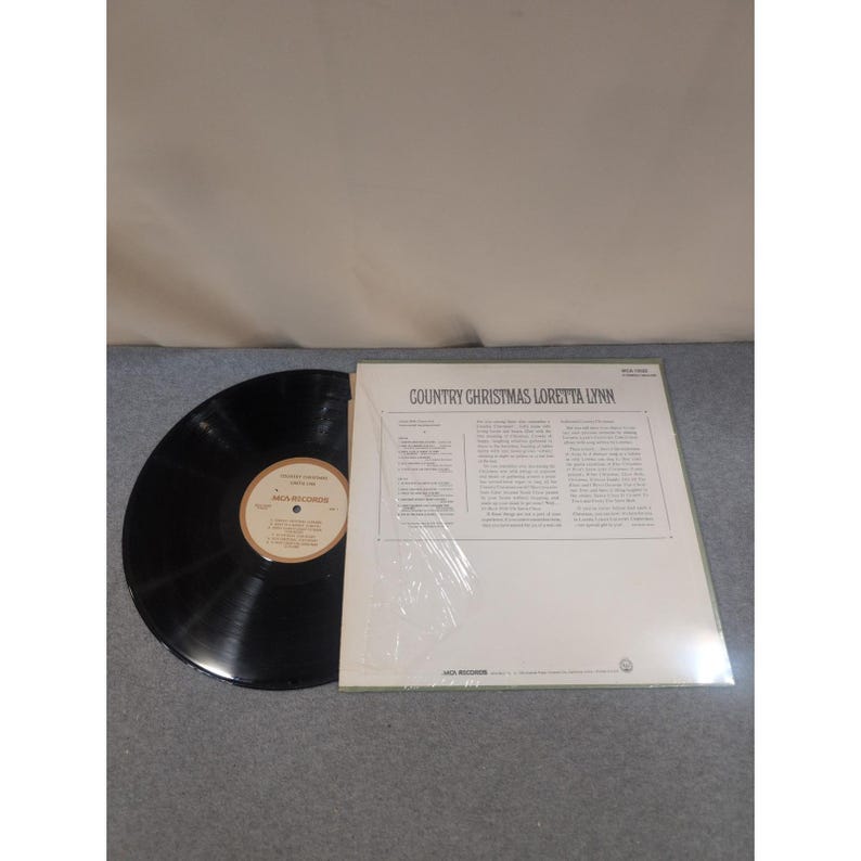 Loretta Lynn Country Christmas Vinyl LP Record Album MCA-15022 Holiday Music image 2