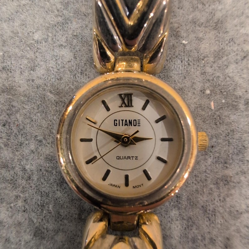 Gitano Womens Two Tone Quartz Watch 860QB V377 Silver Gold Tone Japan Movt image 1