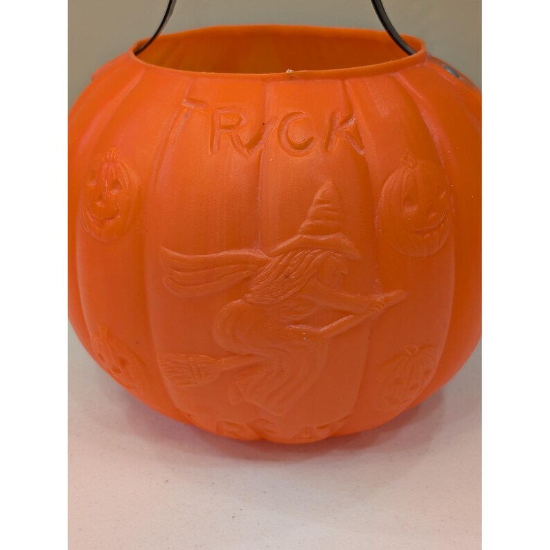 VTG AJ Benzi Halloween Trick or Treat Pumpkin Bucket Blow Mold Witch Decor 800 image 2