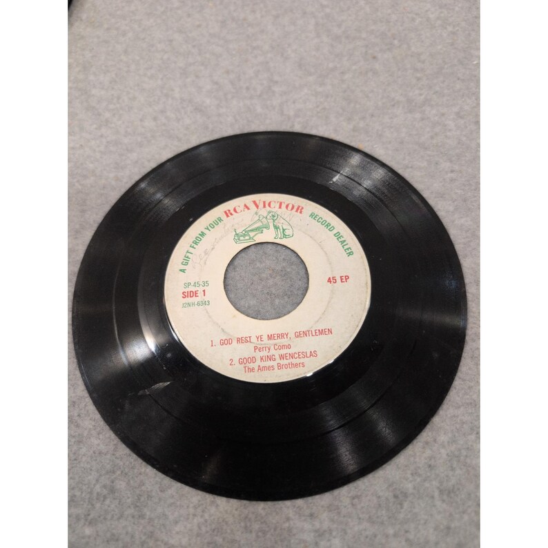 RCA Victor Christmas 45 EP Perry Como Harry Belafonte SP-45-35 Vintage Vinyl image 3