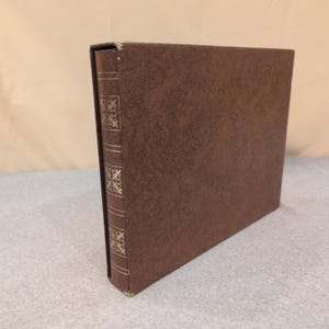 Vintage album uit 1972-1973 van de familie Harrington uit Charleston, West Virginia, van kolonel Patricia Harrington van de Amerikaanse luchtmacht. afbeelding 1