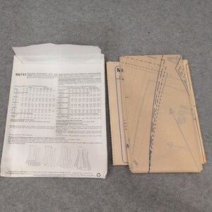 Cartamodello McCall's M6741 per abito foderato taglie forti petite 18W-24W VG+ immagine 2