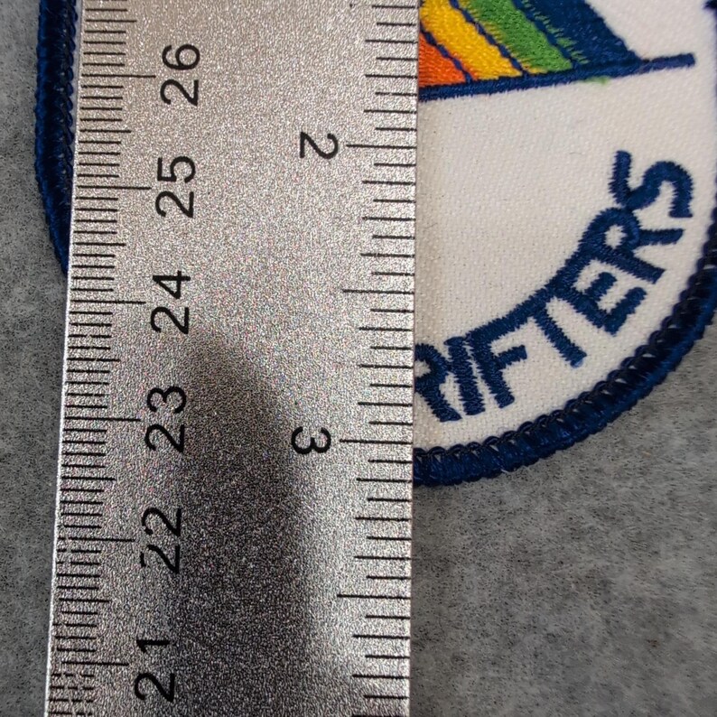 MCCC Snow Drifters Skiing Skier Regenbogen Vintage Gestickter Aufnäher zum Aufnähen Bild 3