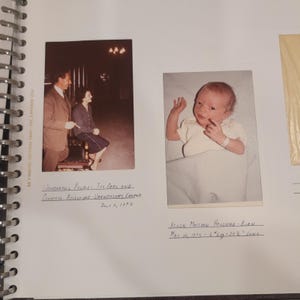 Vintage album uit 1972-1973 van de familie Harrington uit Charleston, West Virginia, van kolonel Patricia Harrington van de Amerikaanse luchtmacht. afbeelding 17