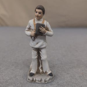 Figura de médico de porcelana vintage de Ayerst con estetoscopio blanco. imagen 1