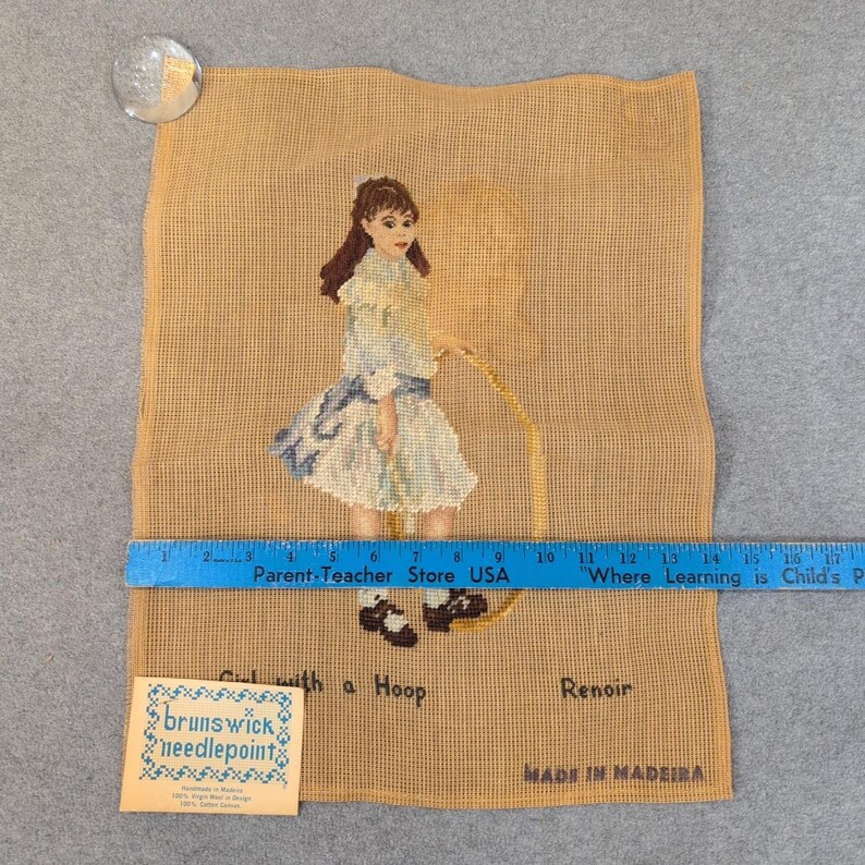 Lienzo para bordar Brunswick, Chica Renoir con aro P-965, Hecho en Madeira imagen 3