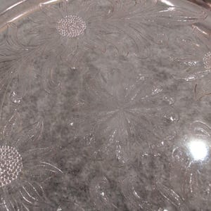 Jeannette Sunflower Pink Depression Glass 3 Footed Cake Plate Vintage 1930s image 4