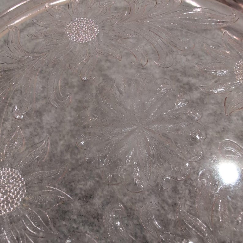 Jeannette Sunflower Pink Depression Glass 3 Footed Cake Plate Vintage 1930s image 4