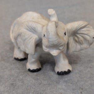 UGC Vintage Ceramic Elephant Figurine White Trunk Up Taiwan Decor VG image 7