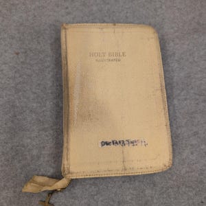 Vintage King James Version Holy Bible World Publishing Zippered White Cover KJV image 1