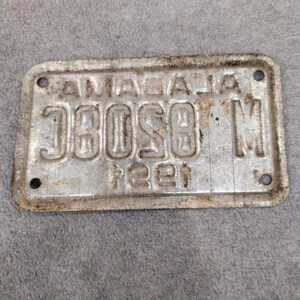 Vintage 1991 Alabama Motorcycle License Plate White Blue M 8208C Tag image 4