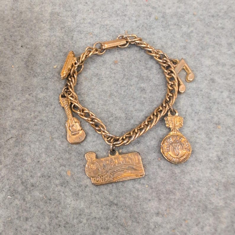 Vintage Nashville Charm Bracelet Grand Ole Opry Opryland USA Gold Tone J1 image 6