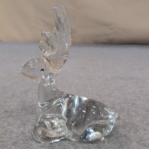 Vintage Silvestri Mouth Blown Clear Glass Reindeer Resting Figurine Decor image 1