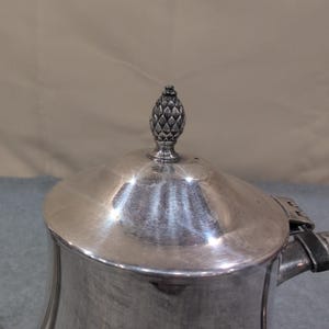 Oneida Paul Revere Reproduction Silverplate Coffee Pot Pineapple Finial image 2