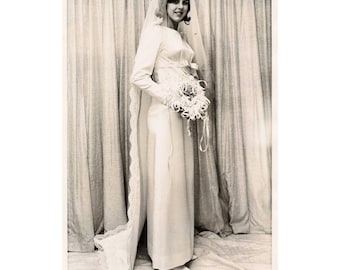 Vintage 1940's Eufaula, Alabama Wedding Dress Lace Trim Veil Long Sleeve Bridal
