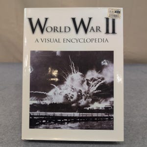 World War II A Visual Encyclopedia Hardcover Book Thunder Bay Press 1999 image 1