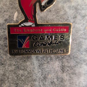 XV Commonwealth Games Conbutor Pin Der Elefant und das Schloss Maskottchen Victoria 19 Bild 2