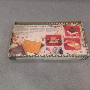 John Wright Fun & Easy All Occasion Gingerbread House Cast Iron Mold Kit 73-028 image 3