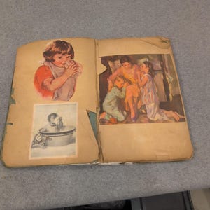 Álbum de recortes vintage hecho a mano con ilustraciones de mediados de siglo y artículos infantiles efímeros imagen 2