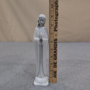 Homco 1425 Vierge Marie en prière - Figurine en porcelaine blanche brillante fabriquée à Taïwan image 3