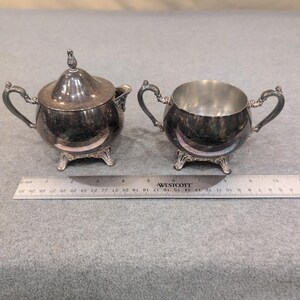 Oneida Silver Plated Footed Cream and Sugar Set with Lid USA Vintage image 5