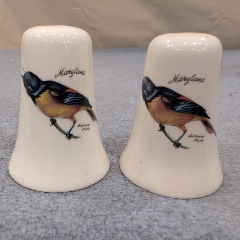 Vintage Maryland Baltimore Oriole Salt and Pepper Shakers Ceramic Bird image 1