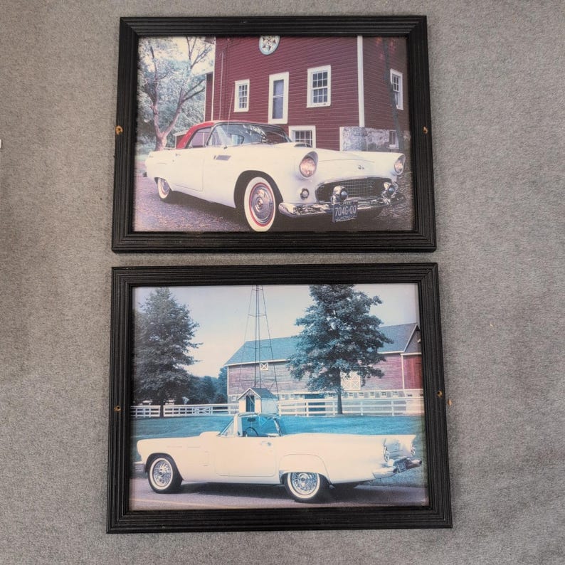 Juego de 2 láminas enmarcadas del Ford Thunderbird clásico, descapotable blanco. imagen 1