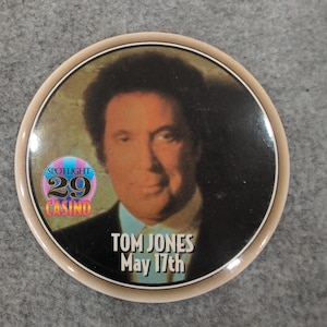 Tom Jones Spotlight 29 Casino Commemorative Pin May 17th Collectible Pinback image 1