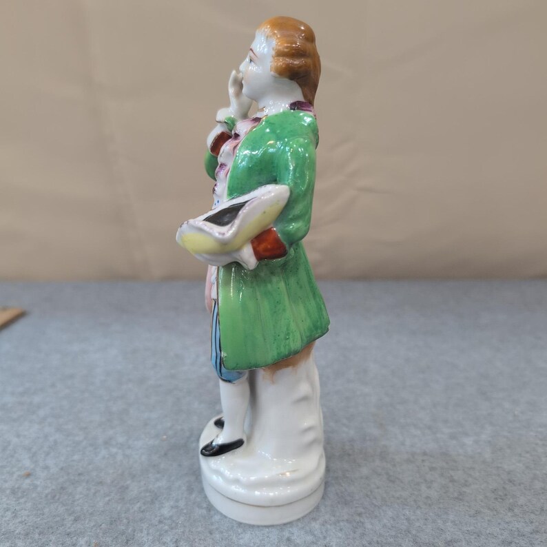 Figurine en porcelaine du Japon, fougère, homme colonial victorien au manteau vert rococo VTG 20 cm image 2