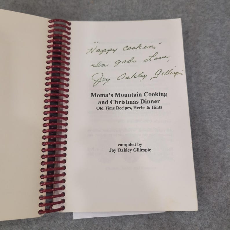 Moma's Mountain Cooking and Her Christmas Dinner Joy Oakley Gillespie Signed VG+ image 3
